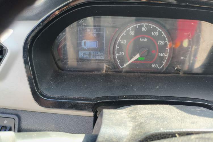Used SAIC MAXUS EV30 2021 Pure Electric Smart Logistics Expert with Long Wheelbase—CATL Odometer Close Up