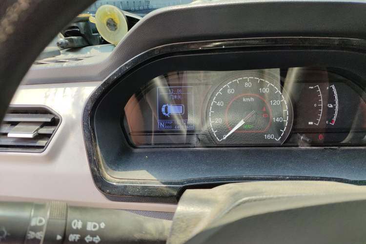 Used SAIC MAXUS EV30 2021 Pure Electric Smart Logistics Expert with Long Wheelbase—CATL Odometer Close Up