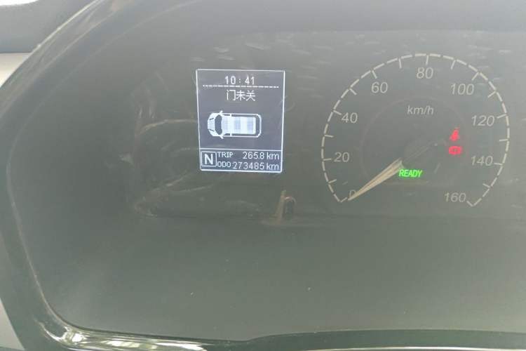 Used SAIC MAXUS EV30 2021 Pure Electric Smart Logistics Expert with Long Wheelbase—CATL Odometer Close Up