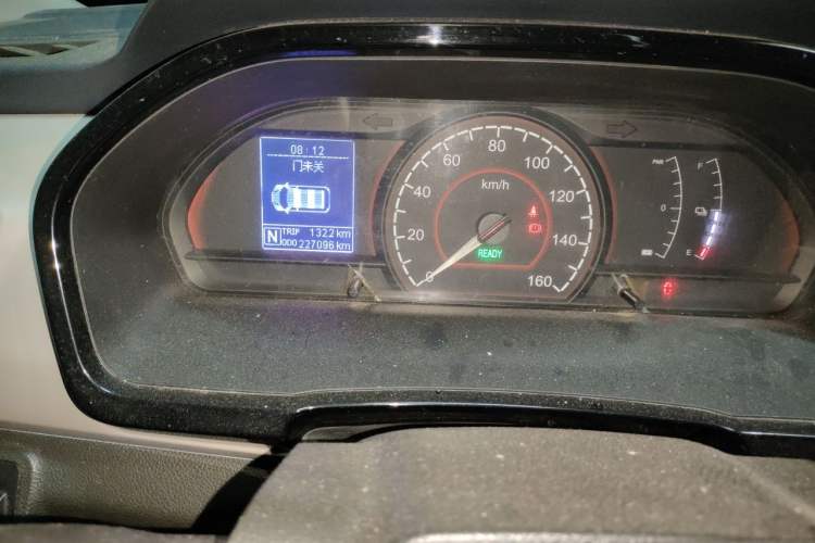 Used SAIC MAXUS EV30 2021 Pure Electric Smart Logistics Expert with Long Wheelbase—CATL Odometer Close Up