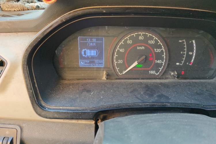 Used SAIC MAXUS EV30 2021 Pure Electric Smart Logistics Expert with Long Wheelbase—CATL Odometer Close Up
