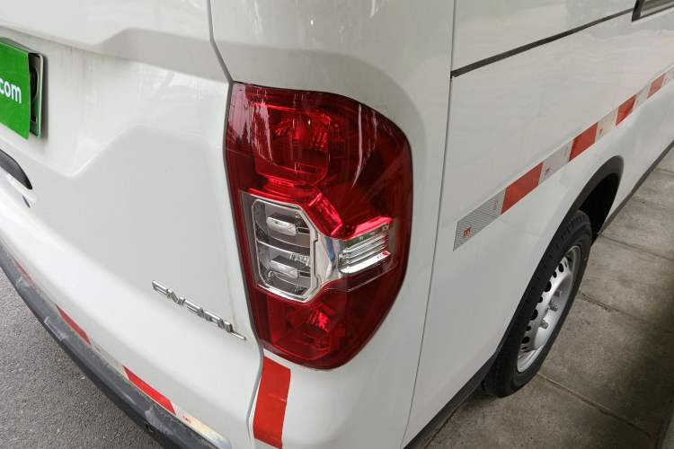 Used SAIC MAXUS EV30 2021 Pure Electric Smart Logistics Expert with Long Wheelbase—CATL Right Rear Taillight