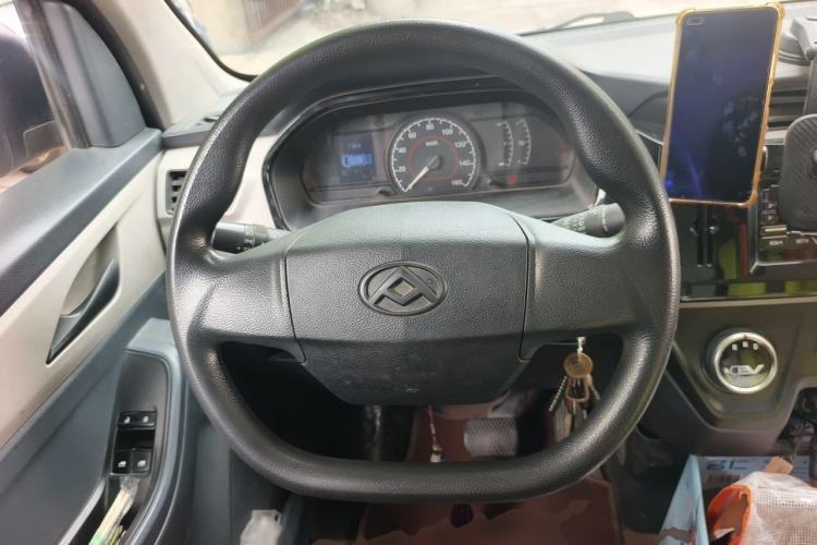 Used SAIC MAXUS EV30 2021 Pure Electric Smart Logistics Expert with Long Wheelbase—CATL Steering Wheel