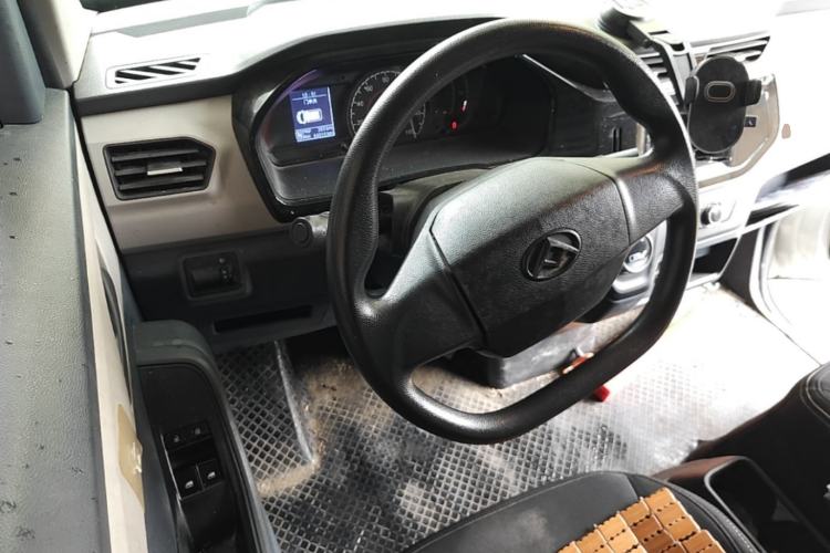 Used SAIC MAXUS EV30 2021 Pure Electric Smart Logistics Expert with Long Wheelbase—CATL Steering Wheel