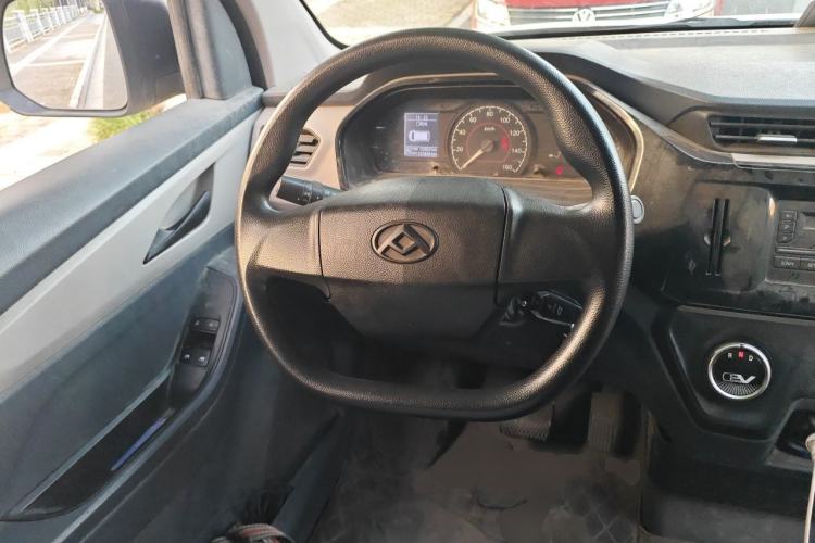 Used SAIC MAXUS EV30 2021 Pure Electric Smart Logistics Expert with Long Wheelbase—CATL Steering Wheel