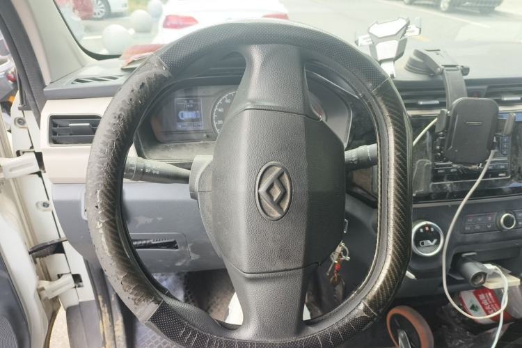 Used SAIC MAXUS EV30 2021 Pure Electric Smart Logistics Expert with Long Wheelbase—CATL Steering Wheel