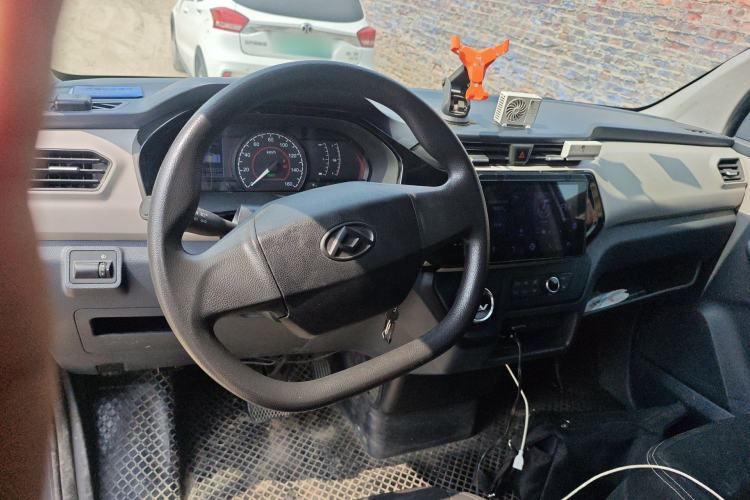 Used SAIC MAXUS EV30 2021 Pure Electric Smart Logistics Expert with Long Wheelbase—CATL Steering Wheel