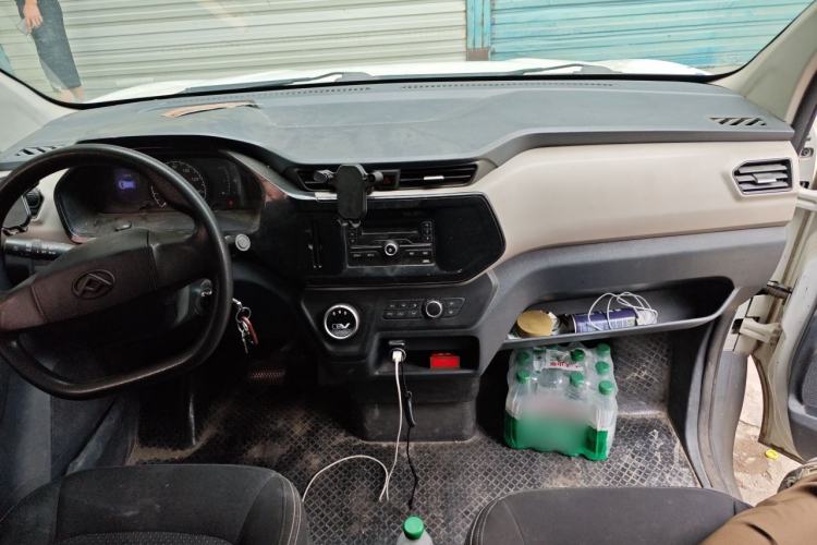 Used SAIC MAXUS EV30 2021 Pure Electric Smart Logistics Expert with Long Wheelbase—CATL Steering Wheel