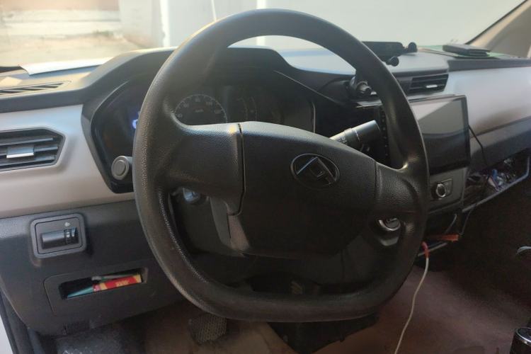 Used SAIC MAXUS EV30 2021 Pure Electric Smart Logistics Expert with Long Wheelbase—CATL Steering Wheel