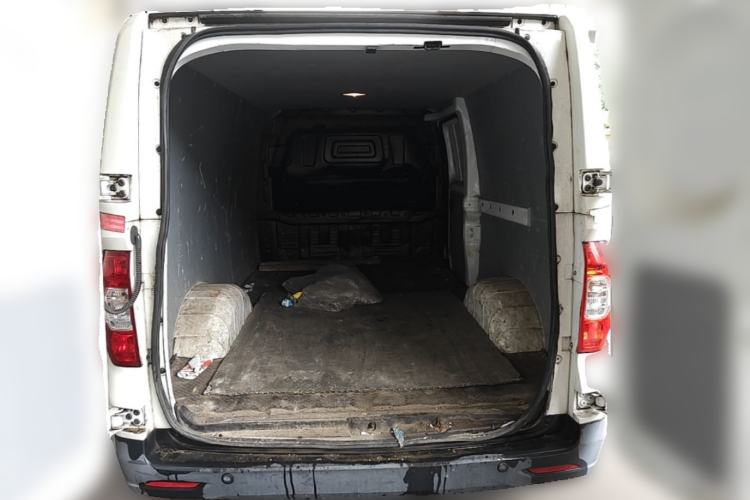 Used SAIC MAXUS EV30 2021 Pure Electric Smart Logistics Expert with Long Wheelbase—CATL Trunk