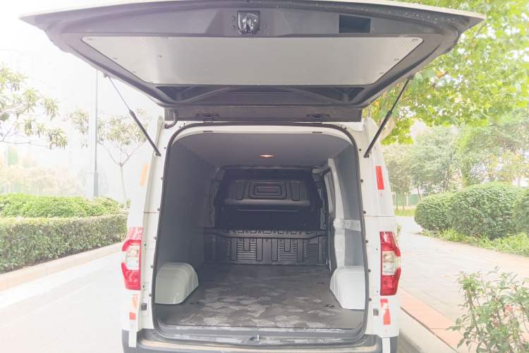 Used SAIC MAXUS EV30 2021 Pure Electric Smart Logistics Expert with Long Wheelbase—CATL Trunk