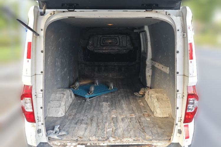 Used SAIC MAXUS EV30 2021 Pure Electric Smart Logistics Expert with Long Wheelbase—CATL Trunk