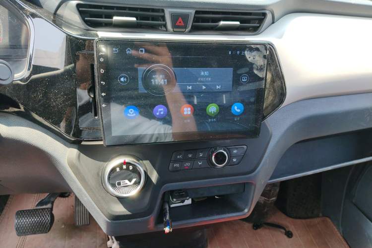 Used SAIC MAXUS EV30 2022 Pure-Electric Smart Logistics Expert with Long Wheelbase Guoxuan Audio And AC Panel