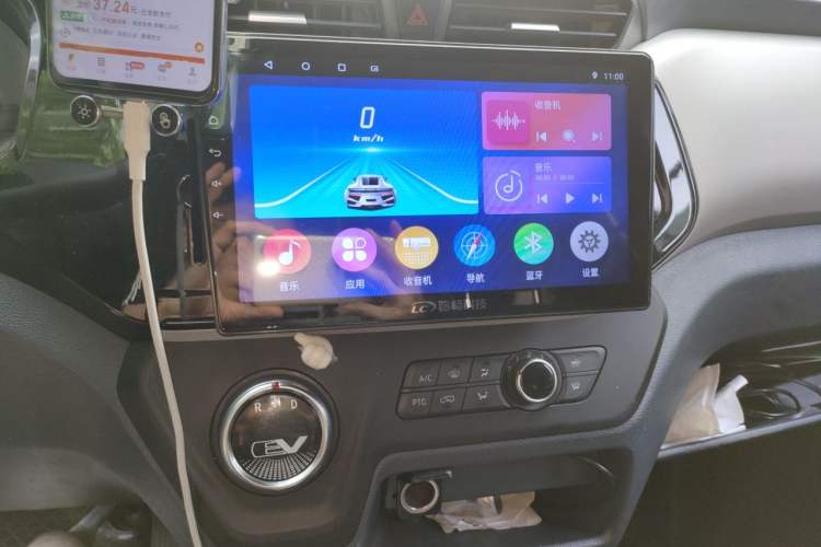 Used SAIC MAXUS EV30 2022 Pure-Electric Smart Logistics Expert with Long Wheelbase Guoxuan Audio And AC Panel
