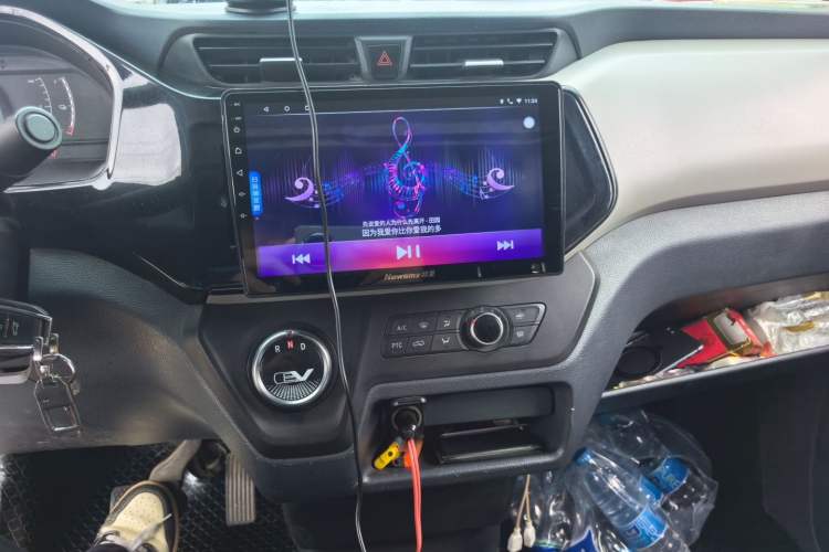 Used SAIC MAXUS EV30 2022 Pure-Electric Smart Logistics Expert with Long Wheelbase Guoxuan Audio And AC Panel