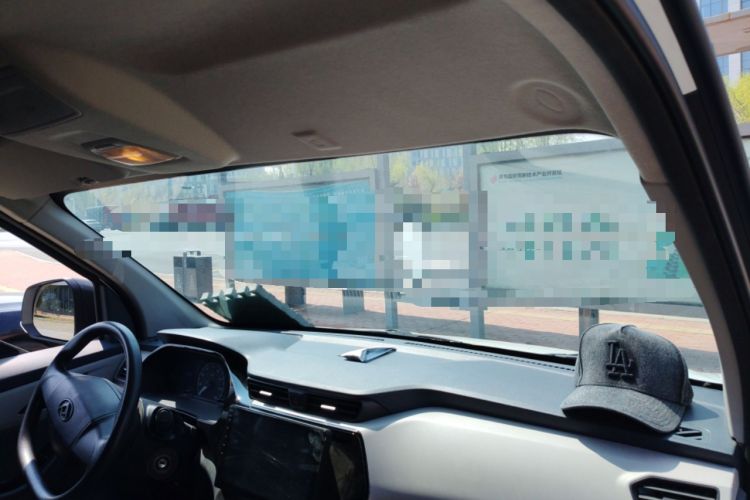 Used SAIC MAXUS EV30 2022 Pure-Electric Smart Logistics Expert with Long Wheelbase Guoxuan Center Console