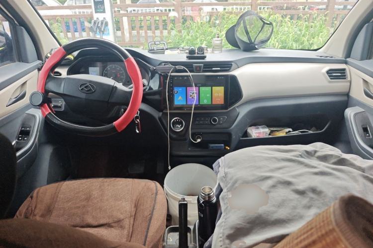 Used SAIC MAXUS EV30 2022 Pure-Electric Smart Logistics Expert with Long Wheelbase Guoxuan Center Console