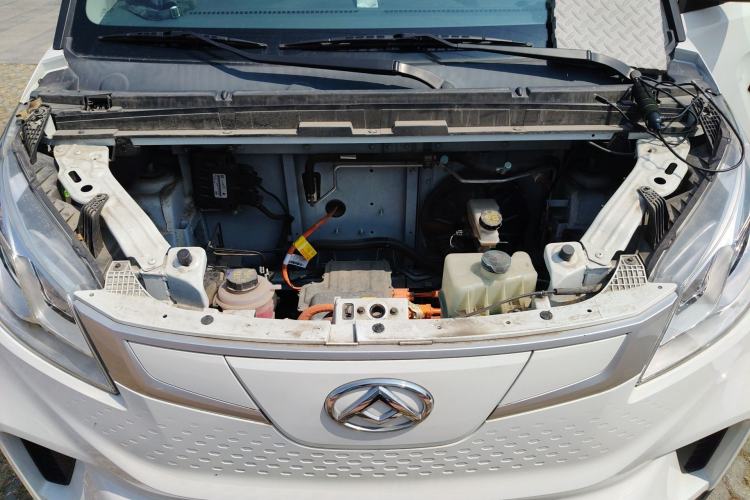 Used SAIC MAXUS EV30 2022 Pure-Electric Smart Logistics Expert with Long Wheelbase Guoxuan Engine Bay