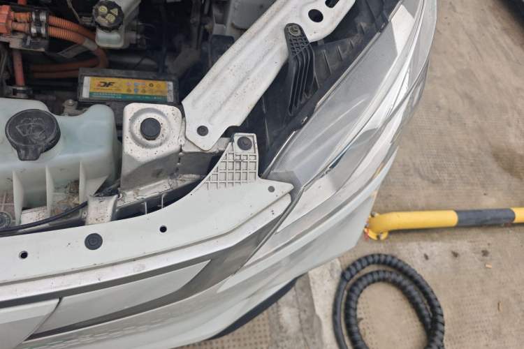 Used SAIC MAXUS EV30 2022 Pure-Electric Smart Logistics Expert with Long Wheelbase Guoxuan Engine Bay Left
