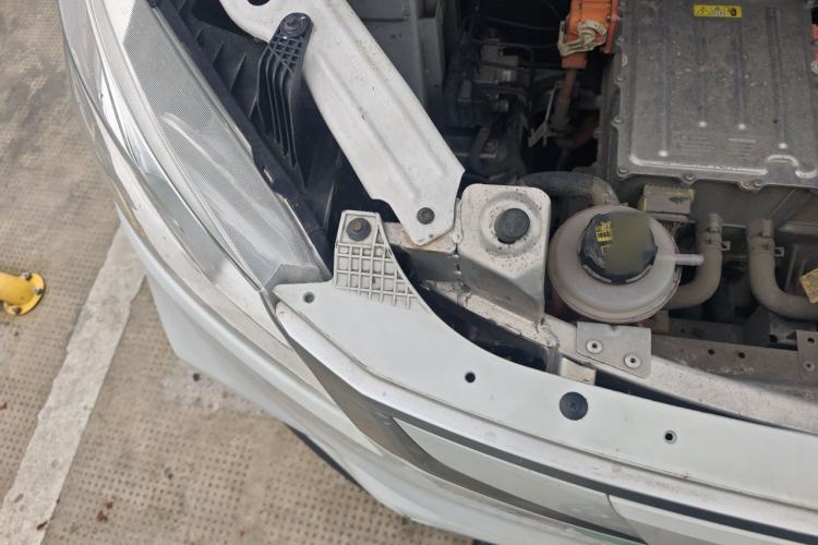 Used SAIC MAXUS EV30 2022 Pure-Electric Smart Logistics Expert with Long Wheelbase Guoxuan Engine Bay Right
