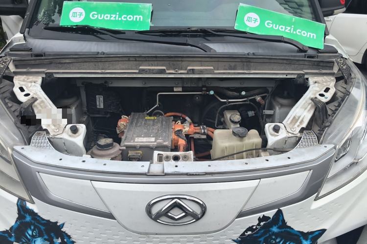 Used SAIC MAXUS EV30 2022 Pure Electric Smart Logistics Expert with Short Wheelbase Guoxuan Engine Bay