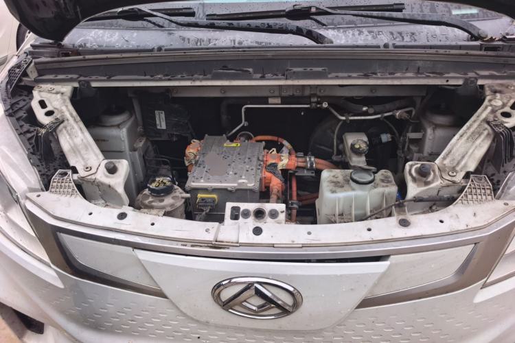 Used SAIC MAXUS EV30 2022 Pure-Electric Smart Logistics Expert with Long Wheelbase Guoxuan Engine Bay