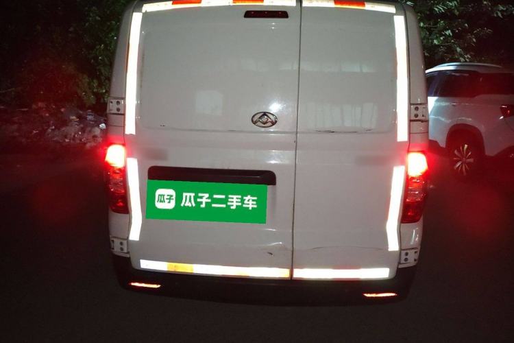 Used SAIC MAXUS EV30 2022 Pure-Electric Smart Logistics Expert with Long Wheelbase Guoxuan Exterior 4