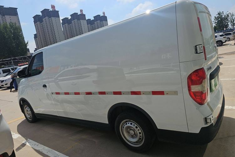 Used SAIC MAXUS EV30 2022 Pure-Electric Smart Logistics Expert with Long Wheelbase Guoxuan Exterior 5