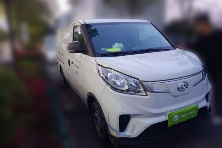 Used SAIC MAXUS EV30 2022 Pure-Electric Smart Logistics Expert with Long Wheelbase Guoxuan Front Right 45 Deg