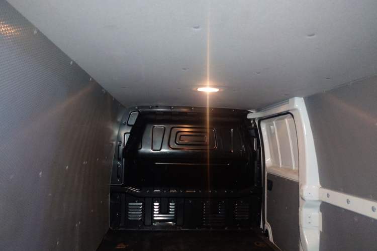 Used SAIC MAXUS EV30 2022 Pure-Electric Smart Logistics Expert with Long Wheelbase Guoxuan Headliner