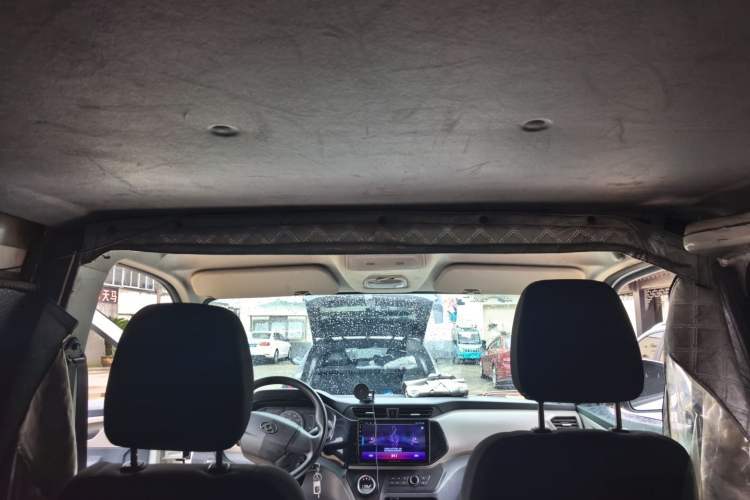 Used SAIC MAXUS EV30 2022 Pure-Electric Smart Logistics Expert with Long Wheelbase Guoxuan Headliner