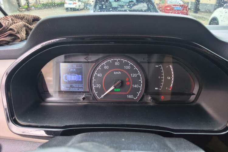 Used SAIC MAXUS EV30 2022 Pure-Electric Smart Logistics Expert with Long Wheelbase Guoxuan Instrument Cluster