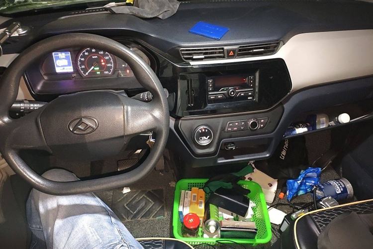 Used SAIC MAXUS EV30 2022 Pure-Electric Smart Logistics Expert with Long Wheelbase Guoxuan Interior 2