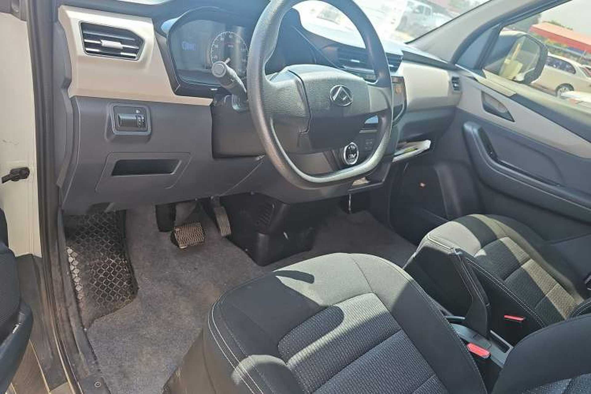 Used SAIC MAXUS EV30 2022 Pure-Electric Smart Logistics Expert with Long Wheelbase Guoxuan Interior 3