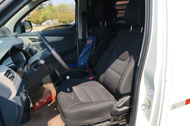 Used SAIC MAXUS EV30 2022 Pure-Electric Smart Logistics Expert with Long Wheelbase Guoxuan Left Front Seat