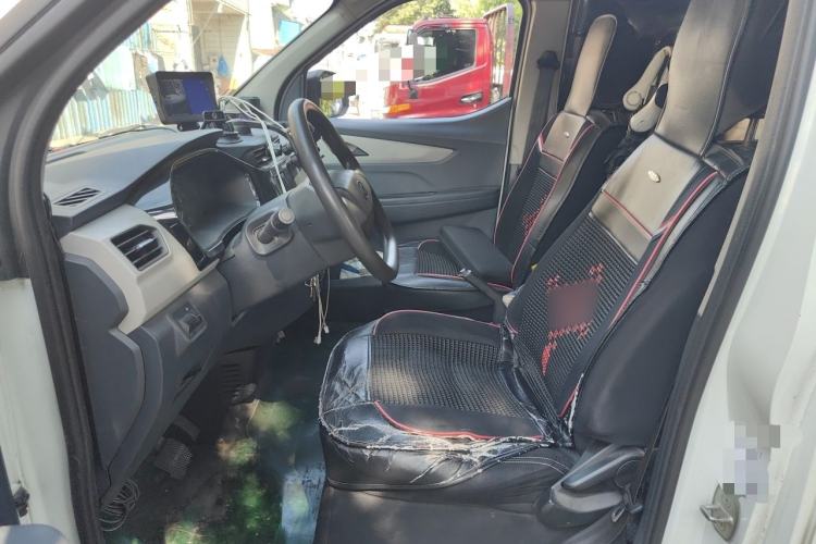 Used SAIC MAXUS EV30 2022 Pure-Electric Smart Logistics Expert with Long Wheelbase Guoxuan Left Front Seat