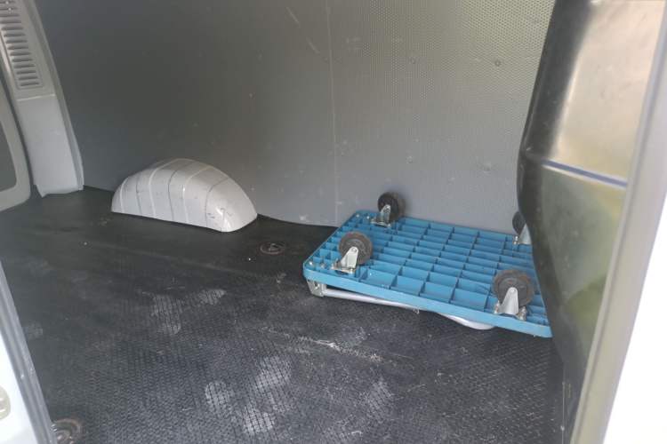 Used SAIC MAXUS EV30 2022 Pure Electric Smart Logistics Expert with Short Wheelbase Guoxuan Left Rear Seat
