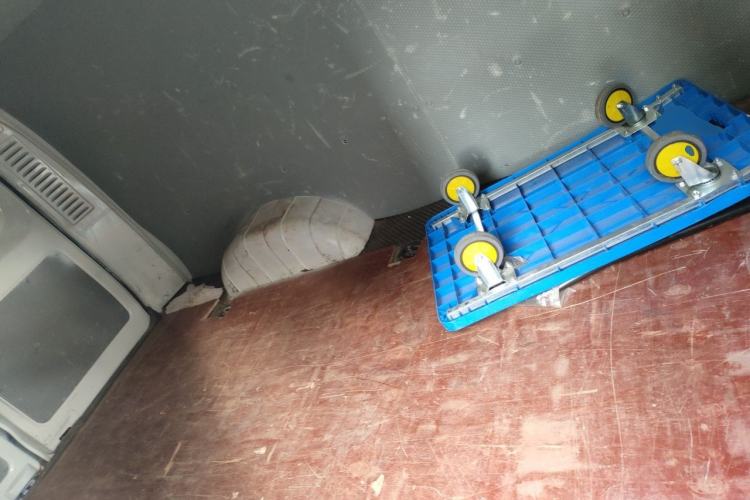 Used SAIC MAXUS EV30 2022 Pure-Electric Smart Logistics Expert with Long Wheelbase Guoxuan Left Rear Seat