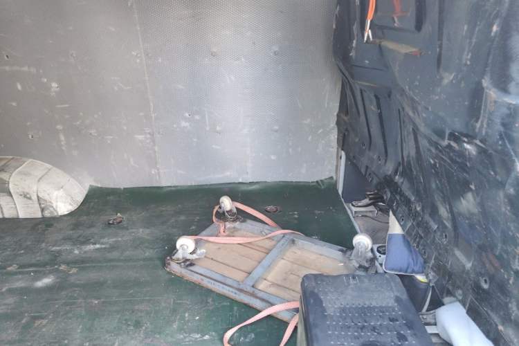 Used SAIC MAXUS EV30 2022 Pure-Electric Smart Logistics Expert with Long Wheelbase Guoxuan Left Rear Seat