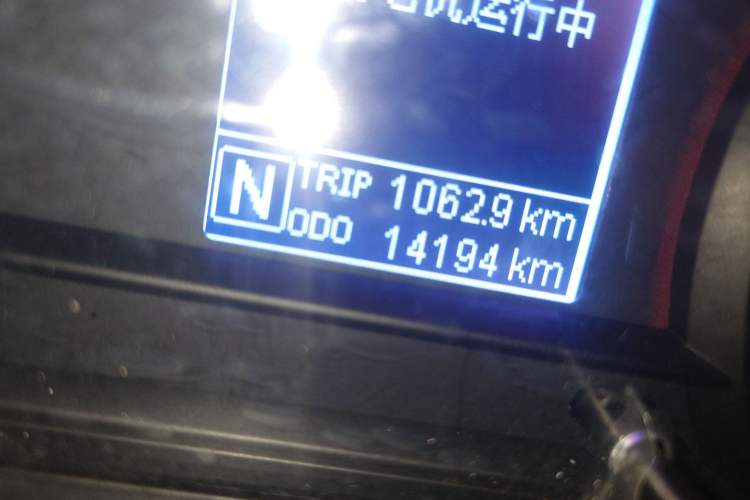 Used SAIC MAXUS EV30 2022 Pure-Electric Smart Logistics Expert with Long Wheelbase Guoxuan Odometer Close Up