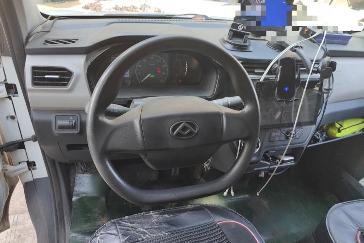 Used SAIC MAXUS EV30 2022 Pure-Electric Smart Logistics Expert with Long Wheelbase Guoxuan Steering Wheel