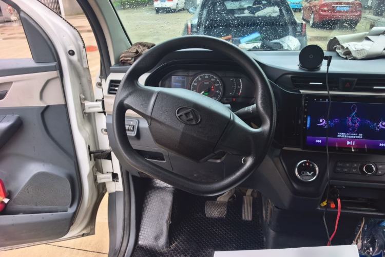 Used SAIC MAXUS EV30 2022 Pure-Electric Smart Logistics Expert with Long Wheelbase Guoxuan Steering Wheel