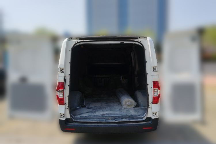 Used SAIC MAXUS EV30 2022 Pure-Electric Smart Logistics Expert with Long Wheelbase Guoxuan Trunk