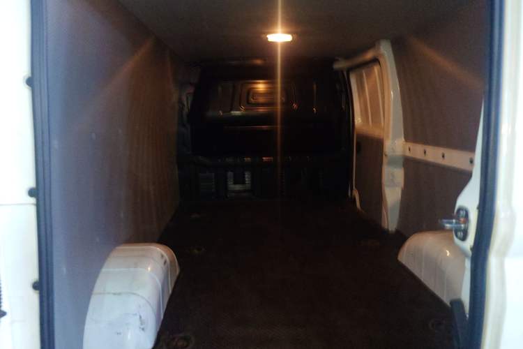 Used SAIC MAXUS EV30 2022 Pure-Electric Smart Logistics Expert with Long Wheelbase Guoxuan Trunk