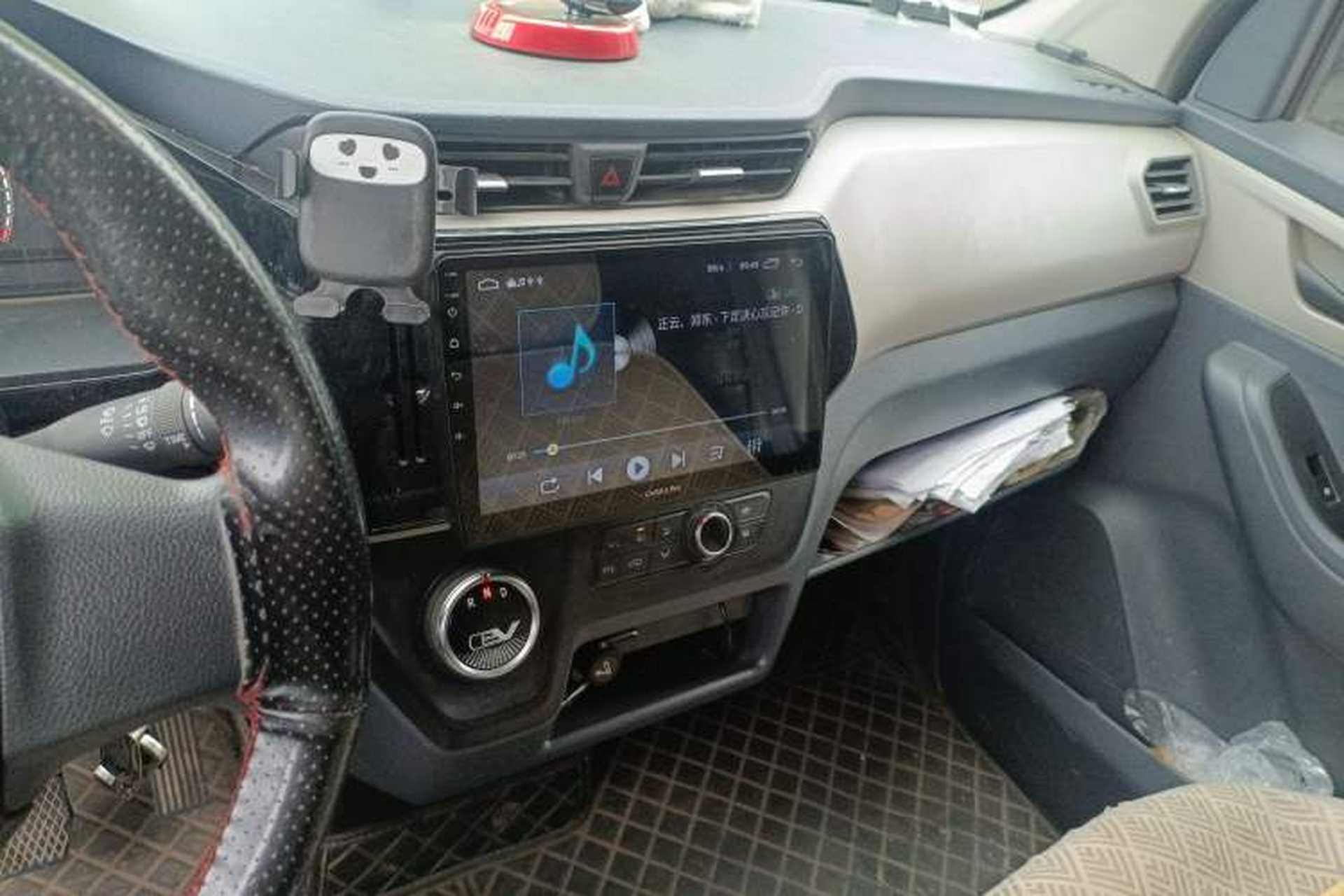 Used SAIC MAXUS EV30 2023 Pure-Electric Smart Logistics Expert with Long Wheelbase Guoxuan Audio And AC Panel