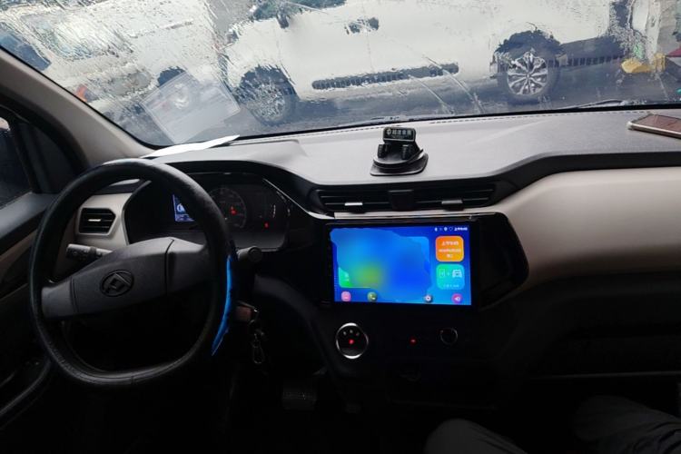 Used SAIC MAXUS EV30 2023 Pure-Electric Smart Logistics Expert with Long Wheelbase Guoxuan Center Console
