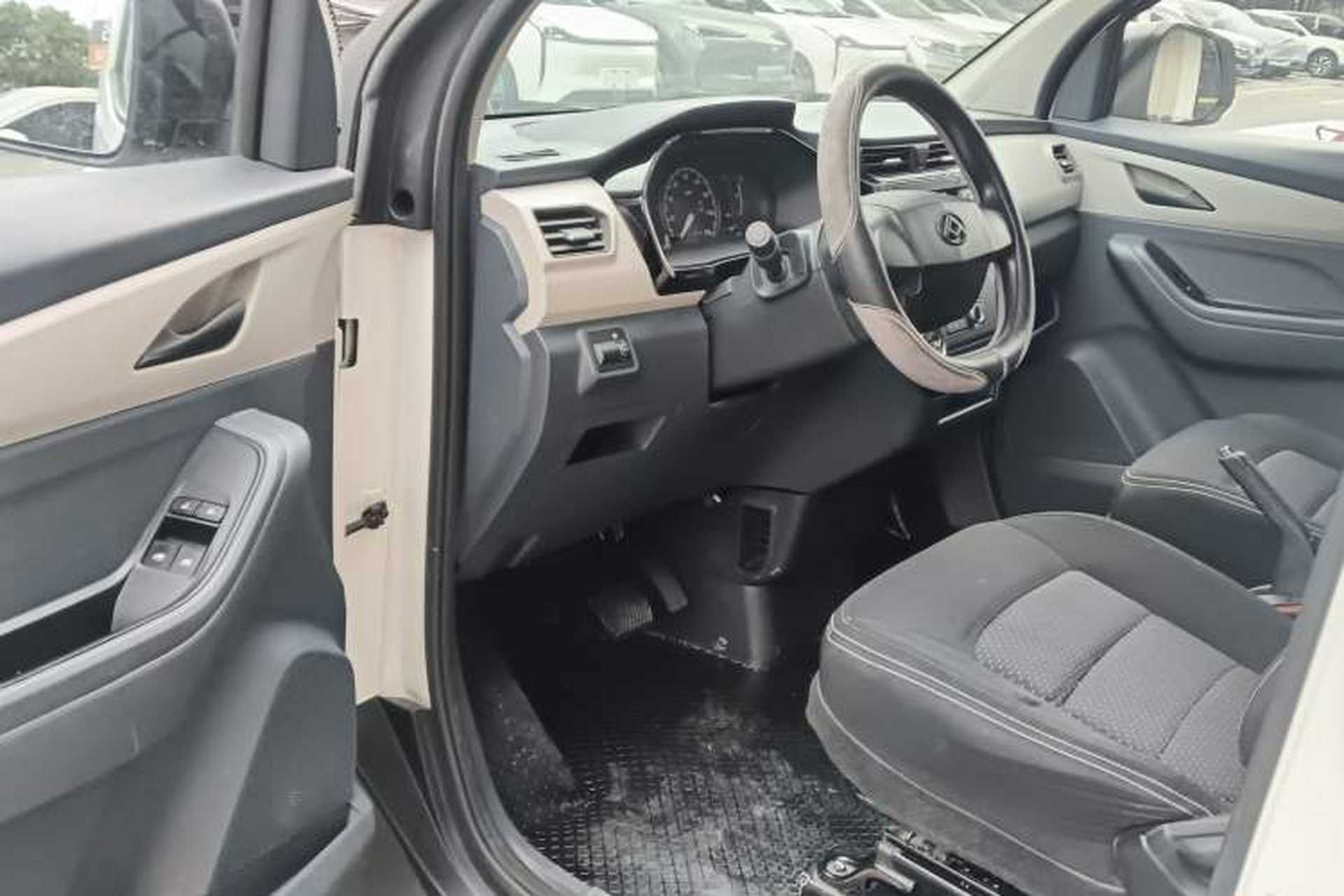Used SAIC MAXUS EV30 2023 Pure-Electric Smart Logistics Expert with Long Wheelbase Guoxuan Driver Seat
