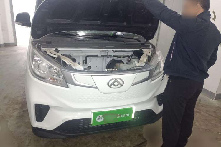 Used SAIC MAXUS EV30 2023 Pure-Electric Smart Logistics Expert with Long Wheelbase Guoxuan Engine Bay
