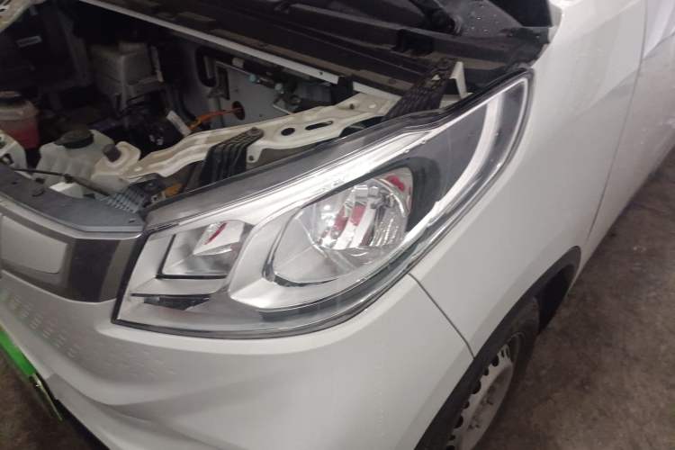 Used SAIC MAXUS EV30 2023 Pure-Electric Smart Logistics Expert with Long Wheelbase Guoxuan Engine Bay Left