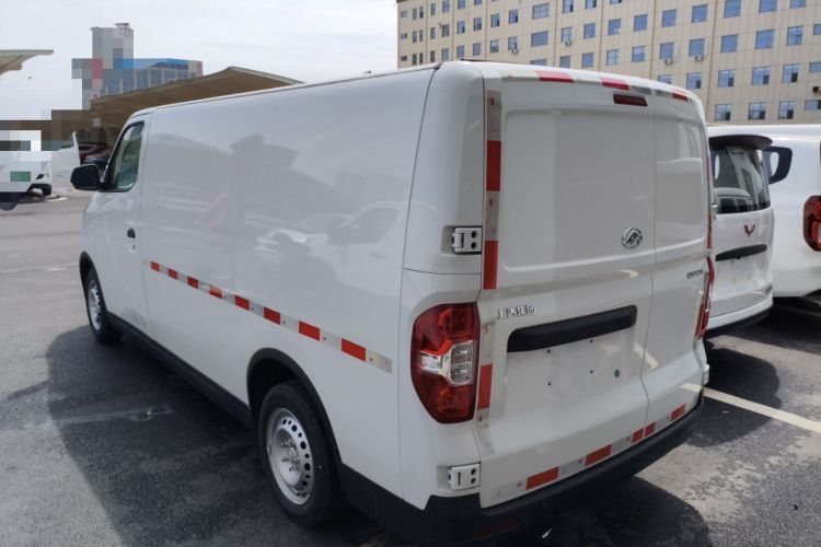 Used SAIC MAXUS EV30 2023 Pure-Electric Smart Logistics Expert with Long Wheelbase Guoxuan Exterior 2